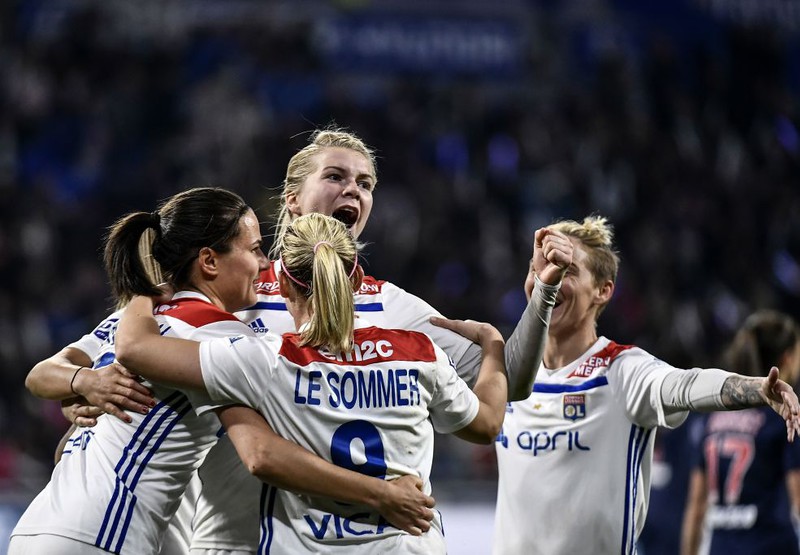Mandatory women's football teams in Norway