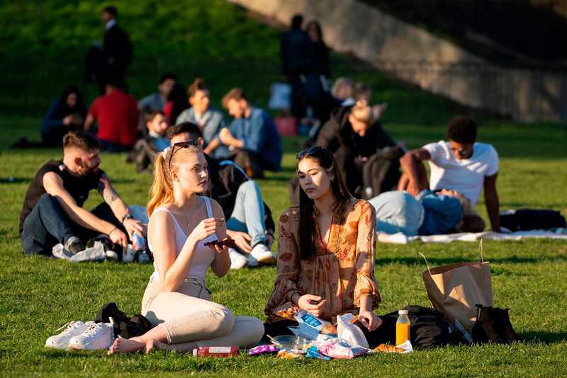 UK to have hottest Easter weekend in Europe as temperatures soar to 27C