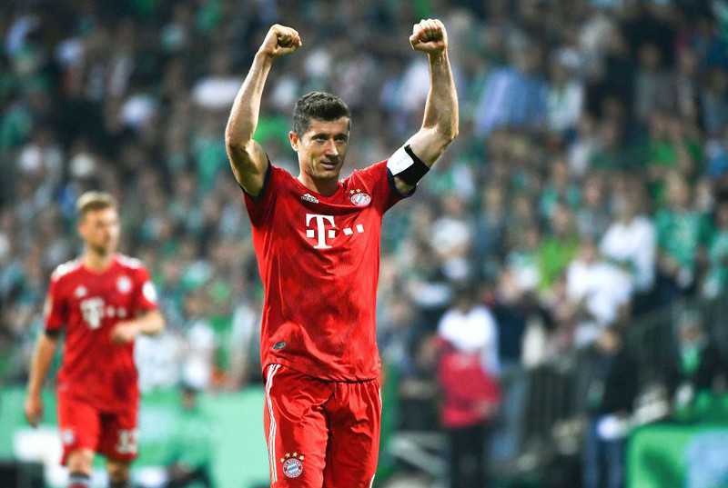 Puchar Niemiec: Dwa gole Lewandowskiego, Bayern w finale