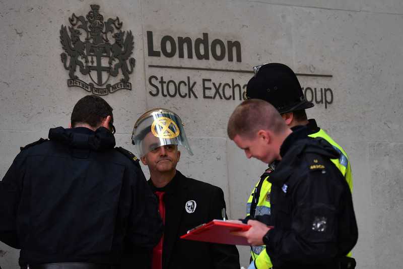 W Londynie protesty ekologów m.in. przed giełdą i bankami