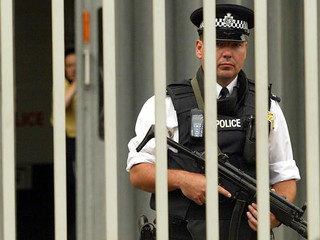 Wielka Brytania chce przesiedlać podejrzanych o terroryzm?