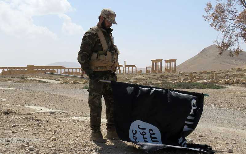 Premier Iraku: ISIS pozostaje potencjalnym zagrożeniem