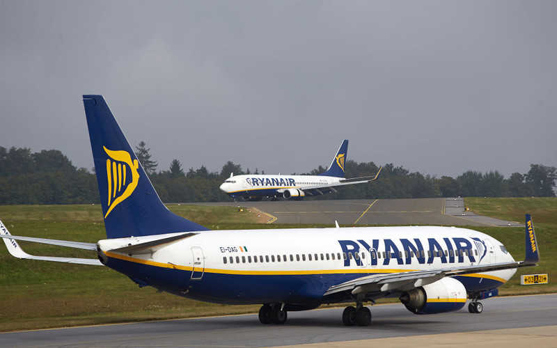 Samoloty Ryanair i Jet2 zderzyły się na lotnisku w UK