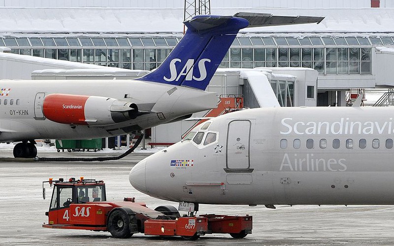 SAS strike ends as pilot unions reach deal with management