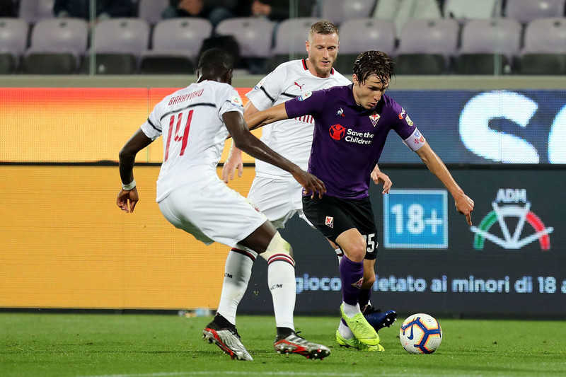 Fiorentina 0-1 AC Milan: Hakan Calhanoglu hits crucial strike in race for lucrative Champions League