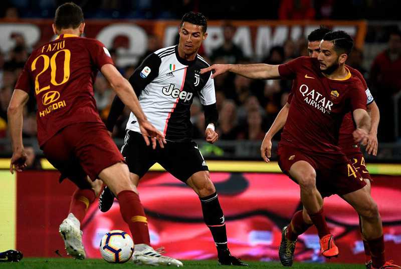 Liga włoska: Porażka Juventusu z walczącą o Ligę Mistrzów Romą