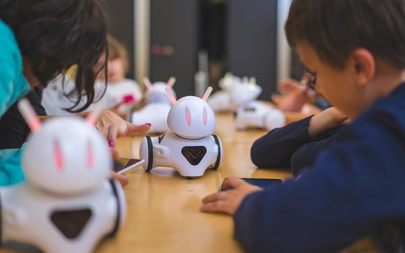 A robot that teaches children to code conquers global markets