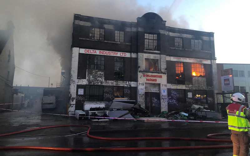 London: The fire of the building caused a roadblock