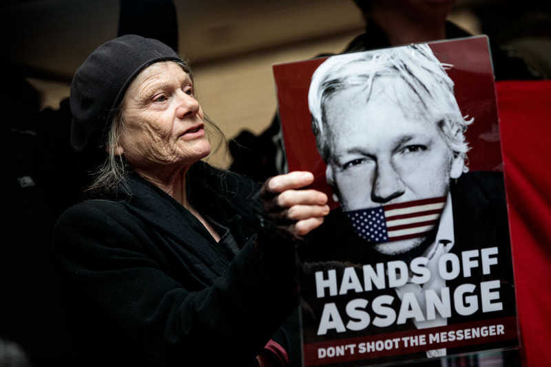 Szwecja złożyła wniosek o aresztowanie Assange'a