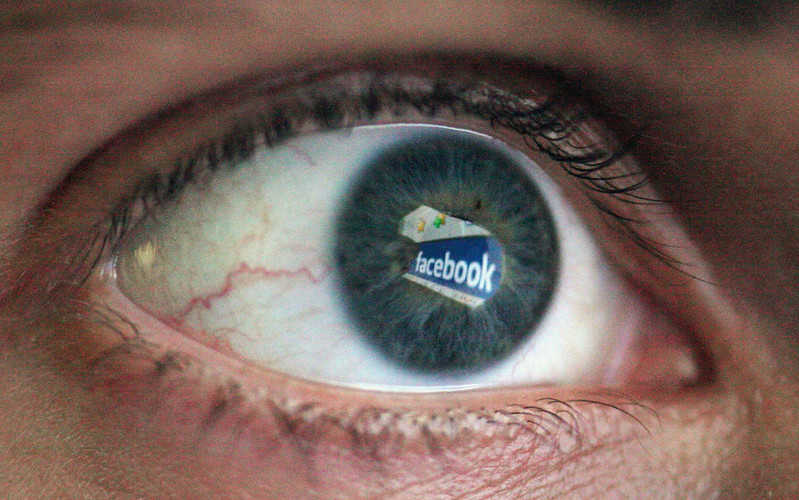 Wybory do PE: Facebooka "zalał skrajnie prawicowy hejt"