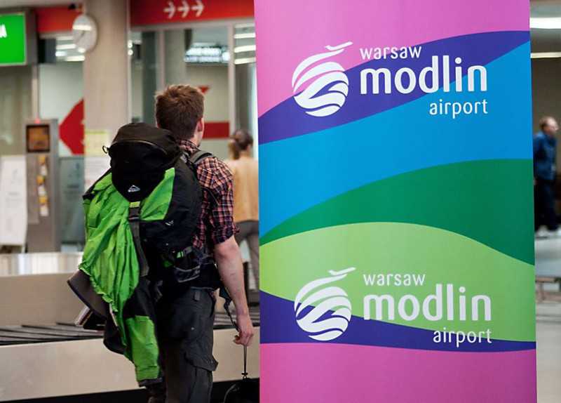 Lotnisko w Modlinie: Prawie milion obsłużonych pasażerów przez 4 miesiące