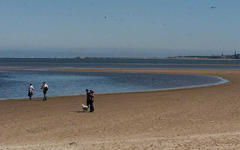 Three of five lowest-rated bathing beaches in Ireland are in Dublin
