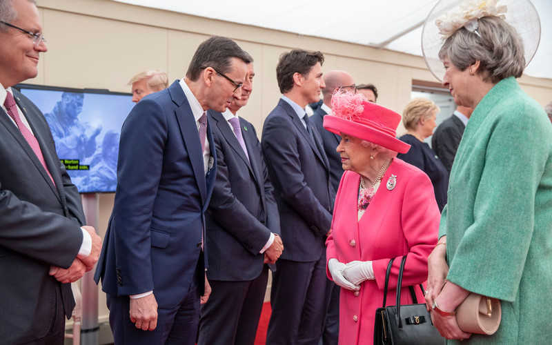 Królowa Elżbieta II i światowi liderzy uczcili rocznicę lądowania w Normandii