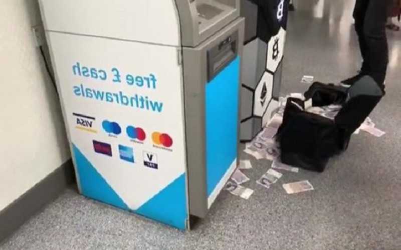 A bitcoin ATM spat cash all over a busy London Tube station 