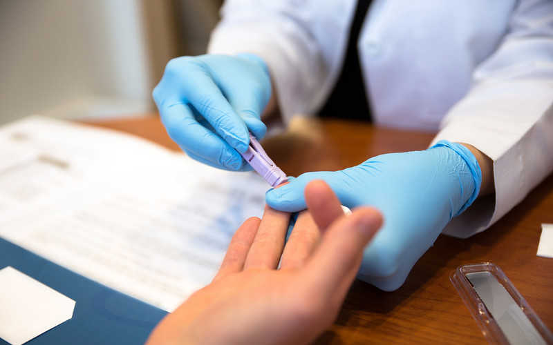 Experts: We must start treating the HIV test as well as the blood count