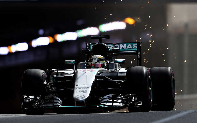 F1: Pirelli faworyzuje Mercedesa? "Nie będzie zmiany opon"