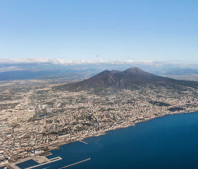 Włochy: Plan ewakuacji ponad 1 mln osób spod Wezuwiusza na wypadek jego erupcji