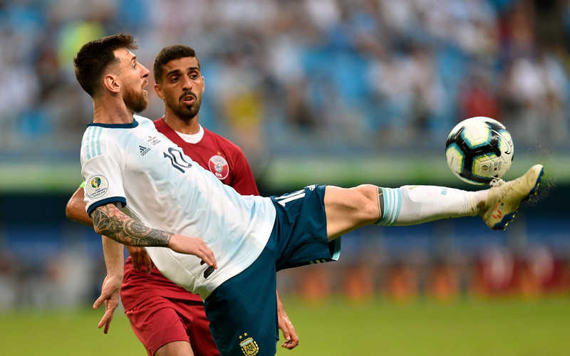 Sergio Agüero guides Argentina past Qatar to reach Copa América last eight