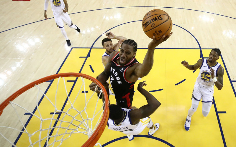 NBA: W Toronto po sukcesie Raptors przestano demontować kosze