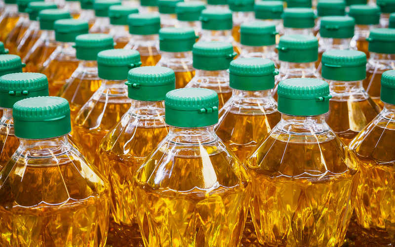 Brytyjczycy używają oleju spożywczego na "piękną opaleniznę"