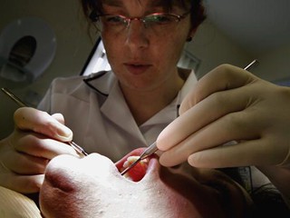 Dentyści na Wyspach oszukują pacjentów?