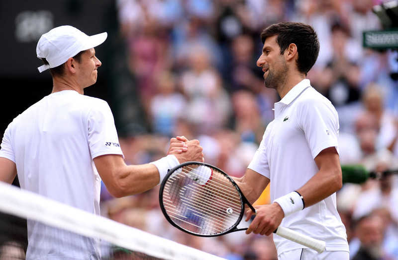 Wimbledon: Hurkacz przegrał w czterech setach z Djokovicem w 3. rundzie