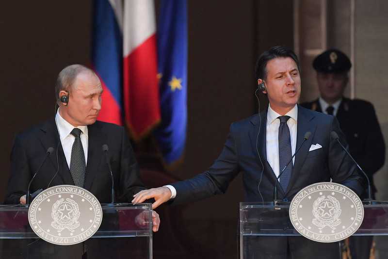 Włoska prasa: "Uwaga, jest dwóch Władimirów Putinów"