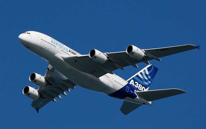 Pękające skrzydła A380. Airbus ostrzega linie lotnicze