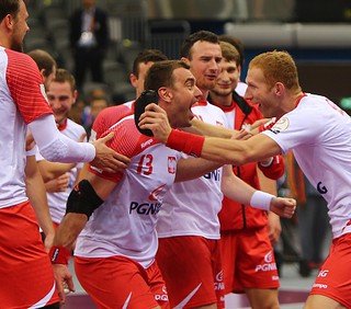 Poland moves on to handball semi-finals