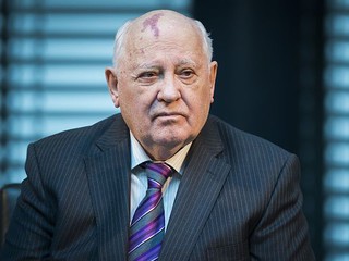 Gorbaczow: Zimna wojna między Rosją a USA może zmienić się w "gorącą"