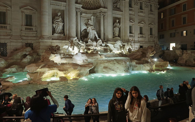 The Roman Trevi Fountain can be closed due to crowds