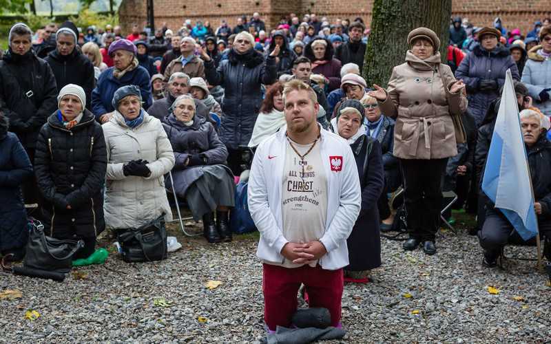 CBOS: Znaczne pogorszenie oceny Kościoła katolickiego wśród Polaków