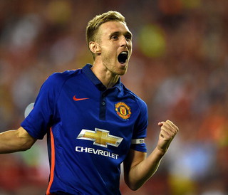 Darren Fletcher completes West Bromwich Albion move on three-and-a-half-year deal  