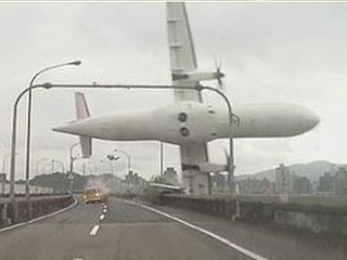 Tajwan: 23 osoby zginęły w katastrofie samolotu