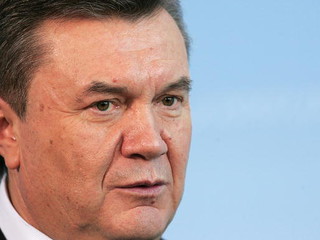 Parliament deprives Yanukovych of president of Ukraine title