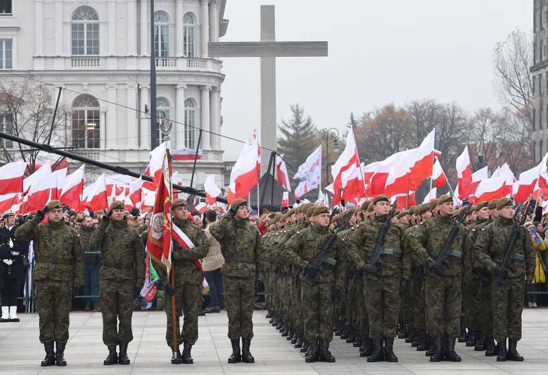 "Rzeczpospolita": Polacy nie chcą pracować w wojsku