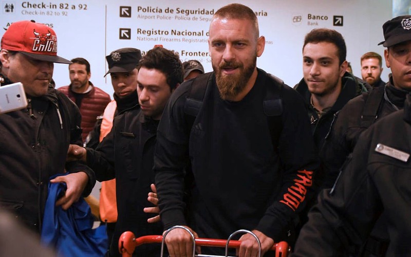 Daniele De Rossi completes move to Boca Juniors after 18 years at Roma