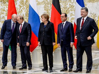 Ukraine crisis: Leaders agree peace roadmap