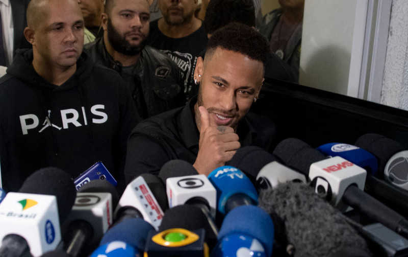 Policja: Brak wystarczających dowodów, aby oskarżyć Neymara o gwałt 