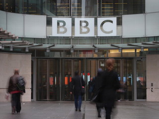 BBC "gloryfikuje" imigrację?