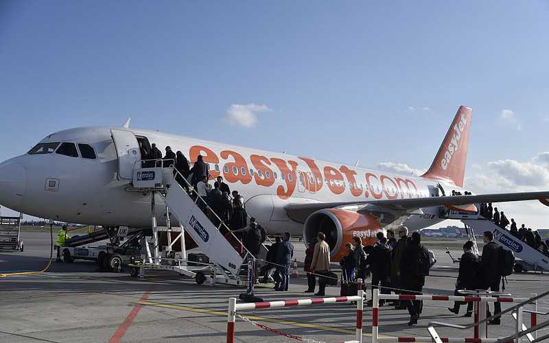 Pasażerowie easyJet uwięzieni na lotnisku przez prawie 3 dni