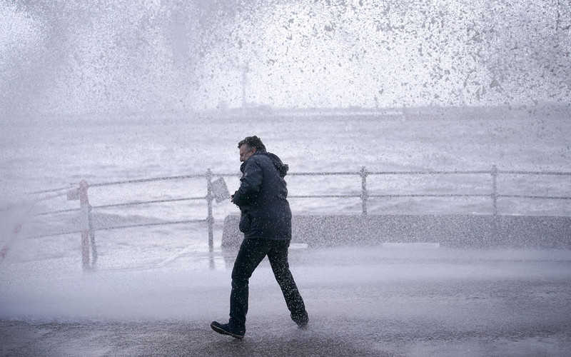 Met Office: Pogoda w UK "będzie teraz przypominać jesień"