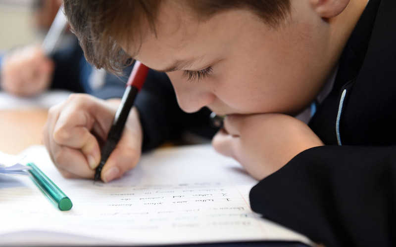Wyciekł tajny rządowy raport: "Chaos w szkołach po Brexicie"