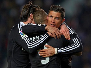 Cristiano Ronaldo scores to help Real Madrid win 2-0 at Elche