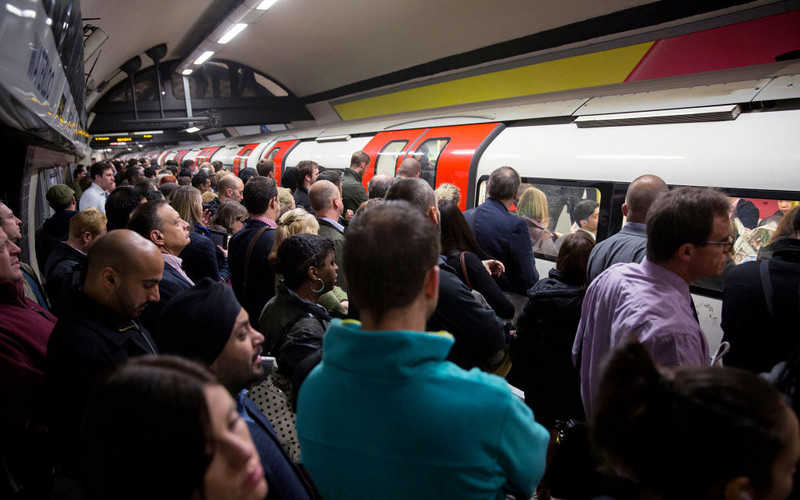 Londyn: Kamery wychwycą złodzieja w metrze, zanim ukradnie potfel