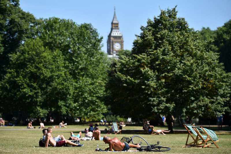 Bank holiday heatwave could see record temperatures hitting over 30 degrees