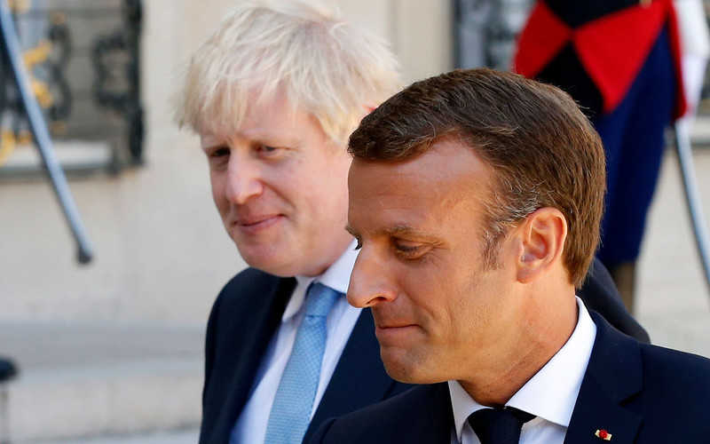 Macron do Johnsona: Nie ma czasu na nową umowę o Brexicie