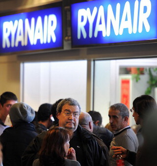 Ryanair zrezygnuje z podstępnej opcji na swojej stronie