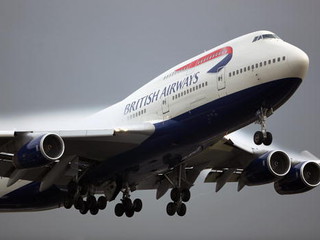Samolot z 218 pasażerami musiał zawrócić do Londynu