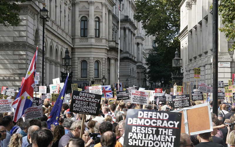 Zawieszenie brytyjskiego parlamentu: W całym kraju planowane są demonstracje